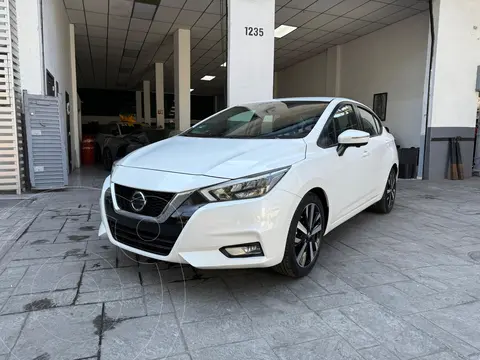 Nissan Versa Platinum Aut usado (2022) color Blanco precio $294,900