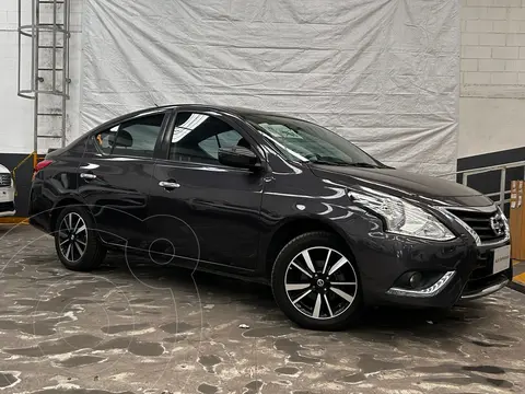 Nissan Versa Exclusive Aut usado (2019) color Gris precio $220,000