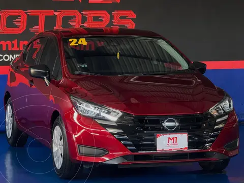 Nissan Versa Sense usado (2024) color Rojo precio $298,000