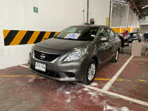 Nissan Versa Advance usado (2013) color Acero precio $138,000