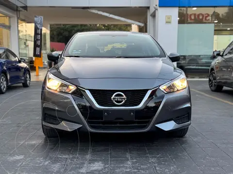 Nissan Versa Sense usado (2021) color Gris financiado en mensualidades(enganche $73,473 mensualidades desde $4,895)