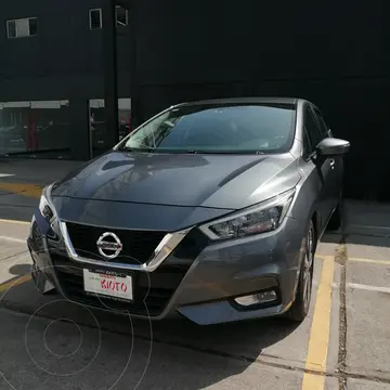 foto Nissan Versa Exclusive Aut usado (2020) color Gris Oscuro precio $305,000