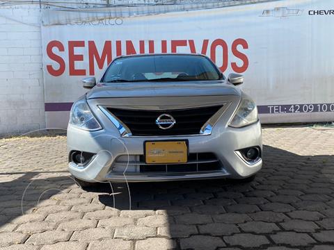 Nissan Versa Exclusive NAVI Aut usado (2016) color Plata Dorado precio $200,000