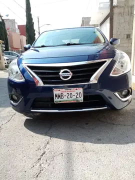 Nissan Versa Advance usado (2018) color Azul precio $180,000