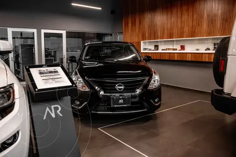 Nissan Versa Exclusive NAVI Aut usado (2018) color Negro precio $269,900