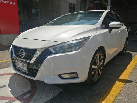 Nissan Versa Exclusive NAVI Aut usado (2020) color Blanco financiado en mensualidades(enganche $32,900)