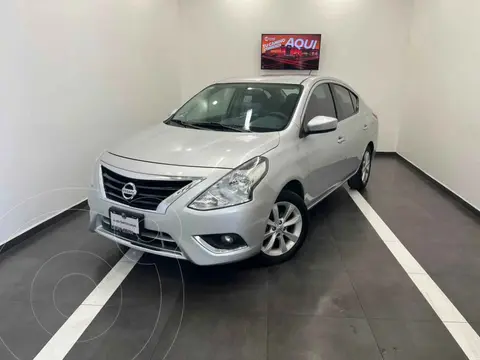 Nissan Versa Advance Aut usado (2018) color Plata precio $210,000