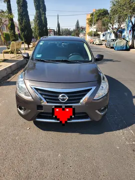 foto Nissan Versa Advance usado (2016) color Gris Oscuro precio $150,000