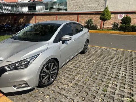 Nissan Versa Platinum Aut usado (2020) color Plata precio $258,000
