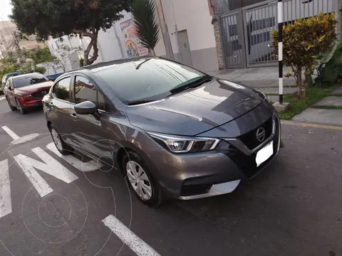 Nissan Versa  Sense CVT usado (2021) color Gris precio u$s13,500