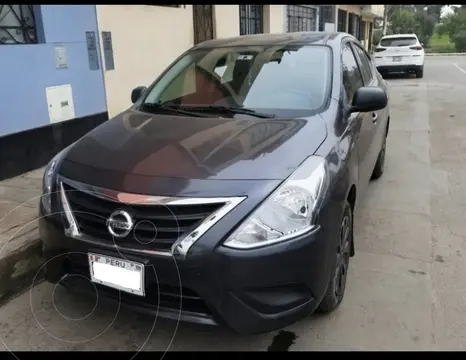 Nissan Versa  1.6L Drive usado (2018) color Gris precio u$s12,000