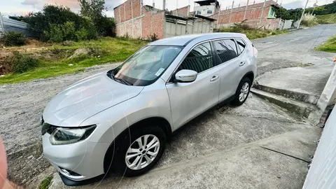 Nissan X-Trail 2.5L Sense Aut 4x2 usado (2015) color Plata precio u$s15.500