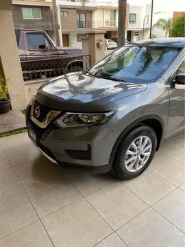 Nissan X-Trail Sense 2 Row usado (2018) color Gris Oxford precio $292,000