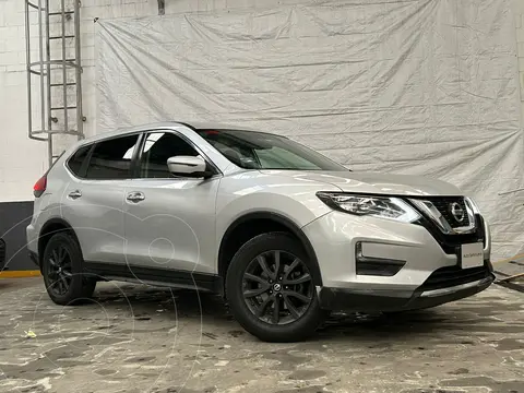 Nissan X-Trail Sense 2 Row usado (2022) color plateado precio $339,000