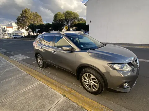 Nissan X-Trail Advance 3 Row usado (2015) color Gris Metalico precio $180,000