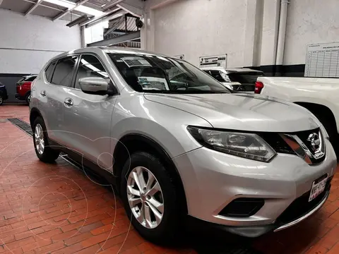 Nissan X-Trail Advance 3 Row usado (2019) color plateado precio $395,000