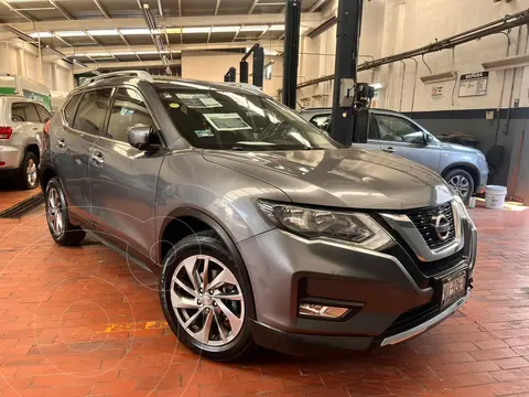 Nissan X-Trail Advance 2 Row usado (2018) color plateado precio $295,000