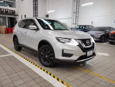 Nissan X-Trail Sense 2 Row usado (2022) color plateado precio $345,000