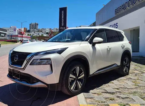 Nissan X-Trail Platinum 2 Filas usado (2024) color Blanco financiado en mensualidades(enganche $108,438 mensualidades desde $10,693)