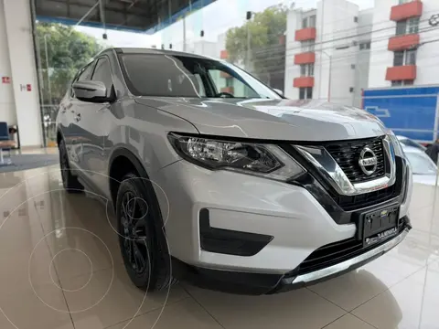Nissan X-Trail Sense 2 Row usado (2022) color plateado precio $320,000