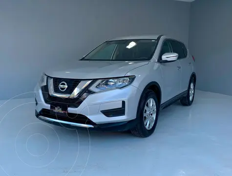 Nissan X-Trail Sense 2 Row usado (2020) color plateado precio $299,000