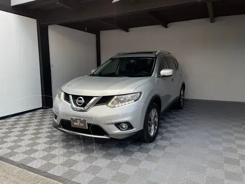 Nissan X-Trail Advance 3 Row usado (2017) color plateado precio $259,000