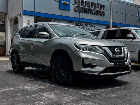 Nissan X-Trail Sense 3 Row usado (2022) color plateado precio $360,000