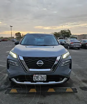 Nissan X-Trail Exclusive 3Filas usado (2023) color Gris Vulcano precio $32,600
