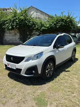 Peugeot 2008 Serie limitada In Concert usado (2021) color Blanco precio $22.500.000