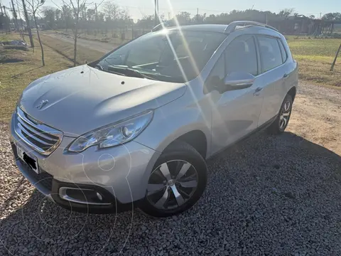 Peugeot 2008 Feline usado (2017) color Gris Aluminium precio $17.000.000