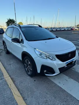 Peugeot 2008 Feline usado (2020) color Blanco precio $9.000.000