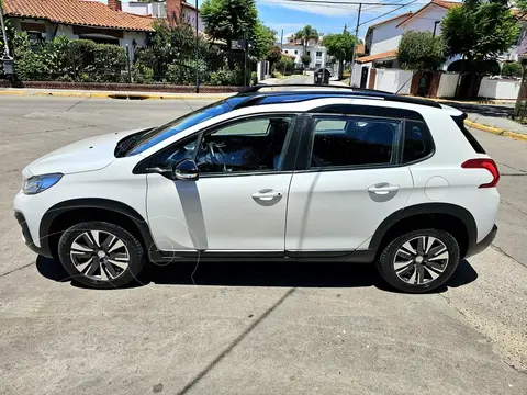 Peugeot 2008 Feline usado (2021) color Blanco precio $7.500.000