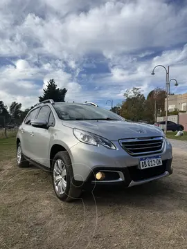 Peugeot 2008 Allure usado (2016) color Gris Aluminium precio $17.000.000