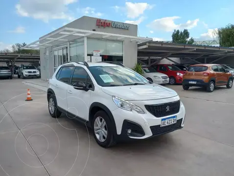 Peugeot 2008 Allure usado (2020) color Gris financiado en cuotas(anticipo $4.500.000 cuotas desde $200.000)