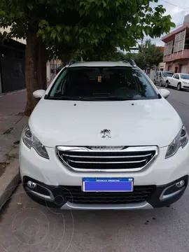 Peugeot 2008 Allure usado (2017) color Blanco Banquise precio $16.000.000