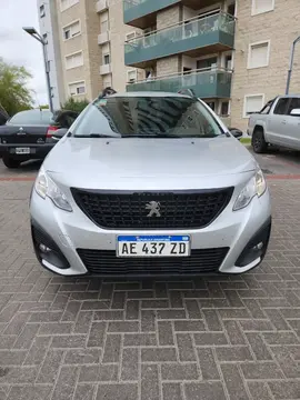 Peugeot 2008 Allure usado (2020) color Gris financiado en cuotas(anticipo $4.000.000 cuotas desde $200.000)