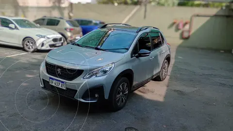 Peugeot 2008 Feline usado (2022) color Gris precio $29.000.000