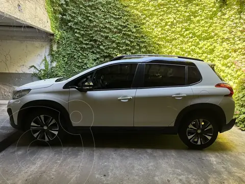 Peugeot 2008 Feline usado (2020) color Blanco precio $8.500.000