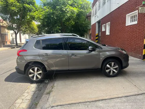 foto Peugeot 2008 Feline usado (2017) color Gris precio u$s15.000