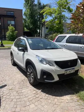 Peugeot 2008 Allure usado (2022) color Blanco Perla precio $12.000.000