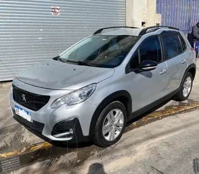 Peugeot 2008 Allure usado (2023) color Gris Aluminium financiado en cuotas(anticipo $3.000.000 cuotas desde $333.000)