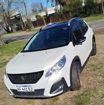 Peugeot 2008 Feline usado (2022) color Blanco Perla precio $25.000.000