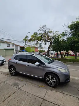 Peugeot 2008 1.6L HDi Allure usado (2015) color Gris Platina precio $8.990.000