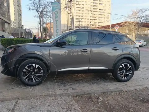 Peugeot 2008 1.2L Allure Puretech 130HP usado (2023) color Gris Platino precio $15.000.000