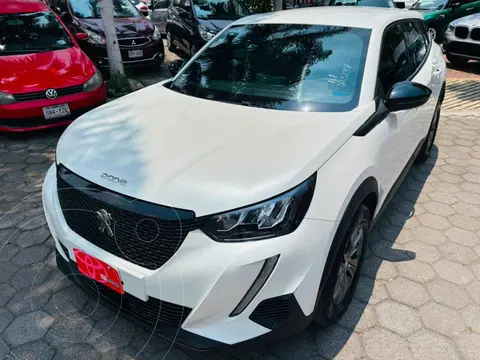 Peugeot 2008 1.2L Active Aut usado (2024) color Blanco financiado en mensualidades(enganche $91,106 mensualidades desde $8,092)