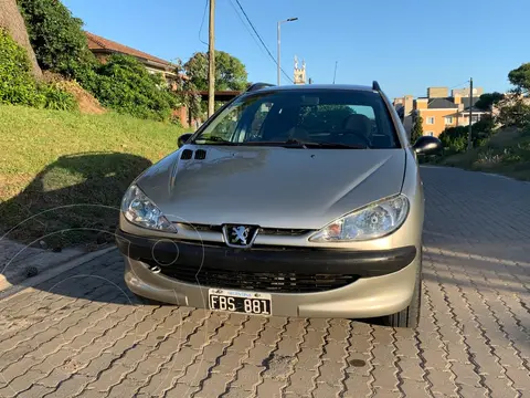 Peugeot 206 Rural SW 1.6 Confort usado (2005) color Champagne precio $7.500.000
