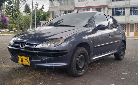 Peugeot 206 XRA Hatchback 1.400 C.C usado (2007) color Gris precio $18.000.000