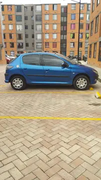 Peugeot 206 XRA Hatchback 1.400 C.C usado (2005) color Azul precio $16.000.000