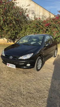 Peugeot 206 1.6 XR 3P usado (2005) color Negro precio $7.800.000