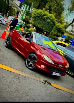 Peugeot 206 CC Piel usado (2004) color Rojo precio $57,000